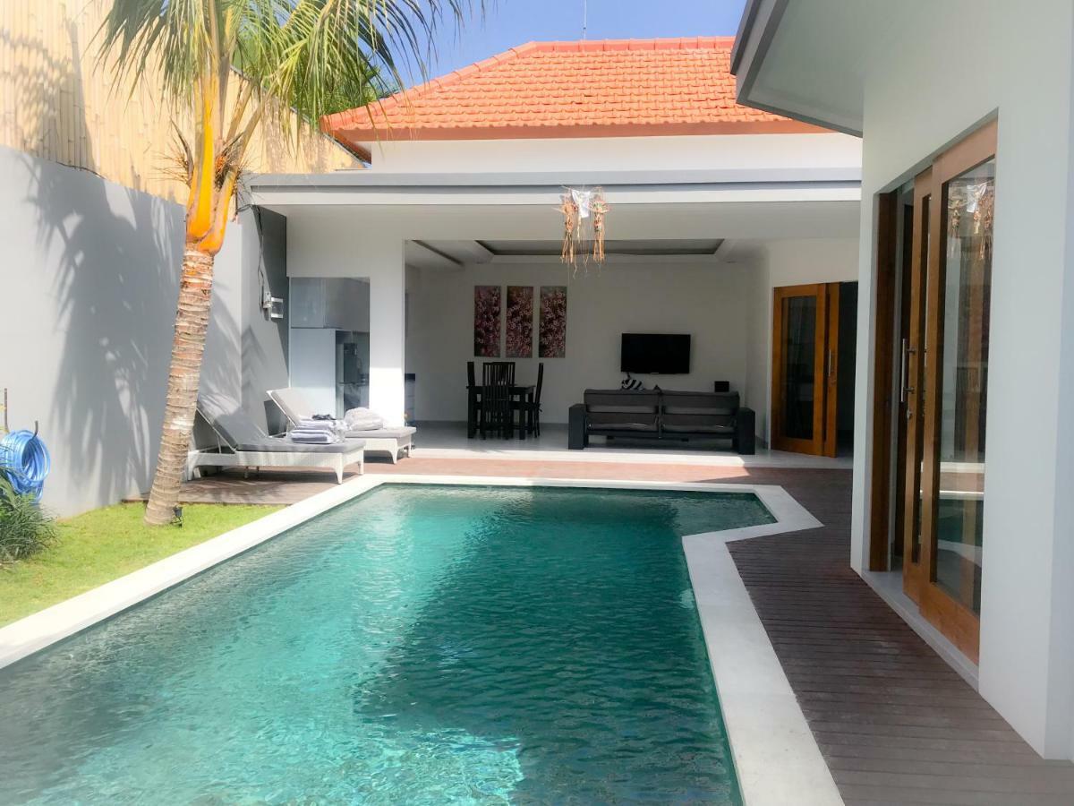 Bali Villas Arta Seminyak Exterior foto